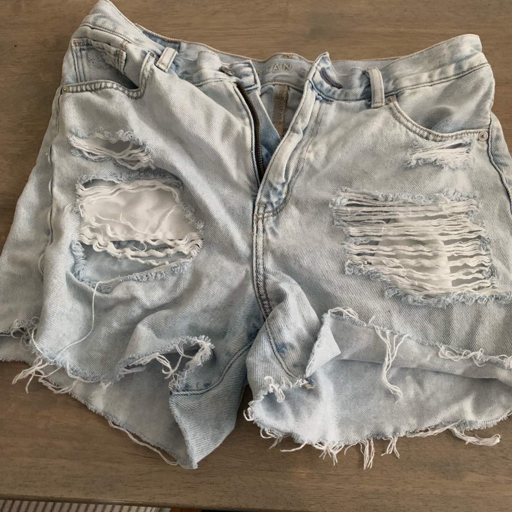 American Eagle ‘Mom Shorts’